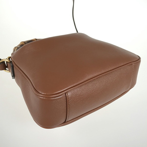 Gucci Bamboo Diana Leather Shoulder Bag - Picture 3 of 8